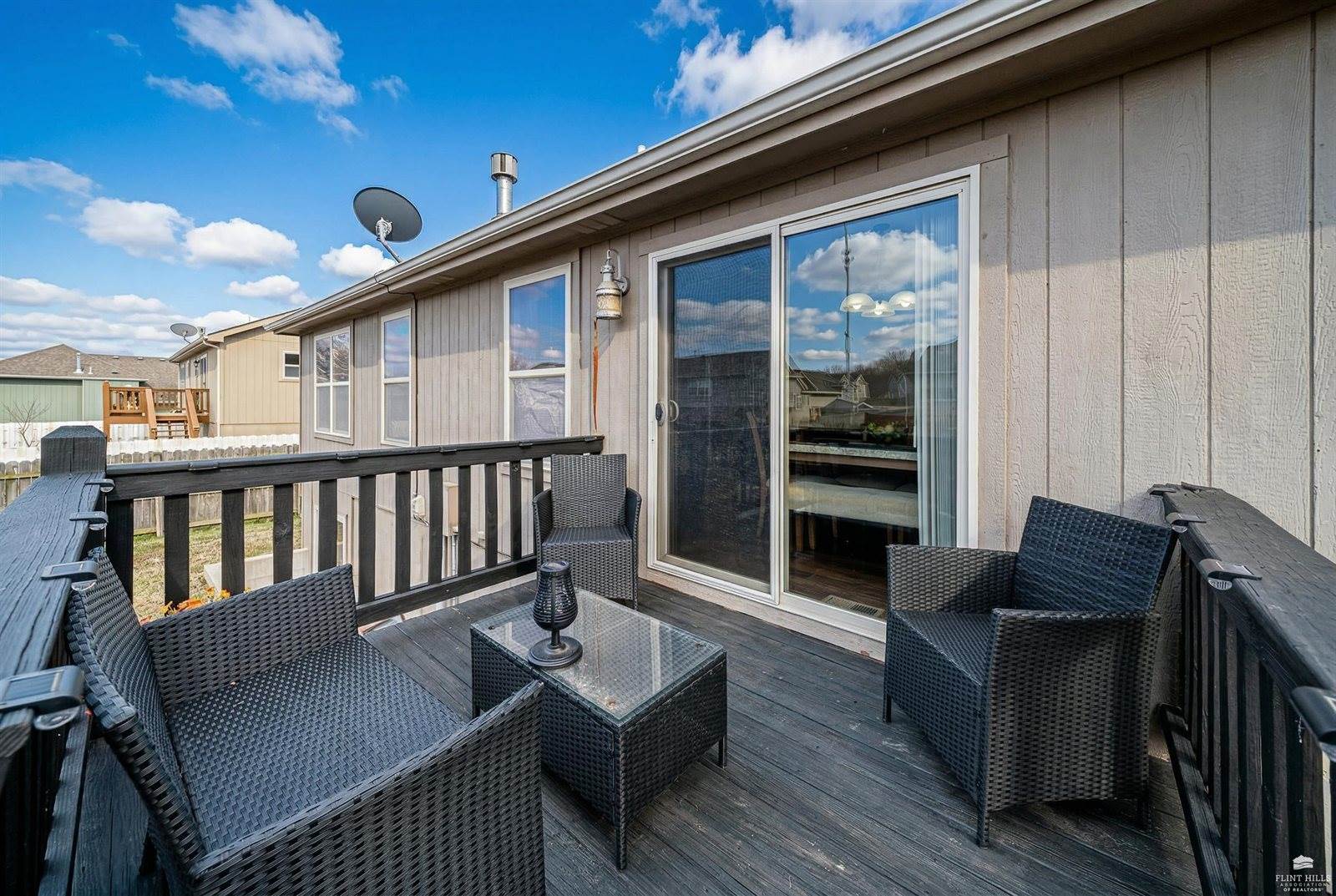 1005 Meadowbrooke Ln, Junction City, KS 66441