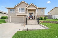 1005 Meadowbrooke Ln, Junction City, KS 66441