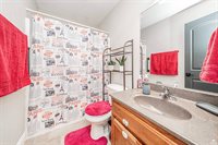 1005 Meadowbrooke Ln, Junction City, KS 66441
