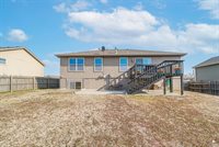 1005 Meadowbrooke Ln, Junction City, KS 66441