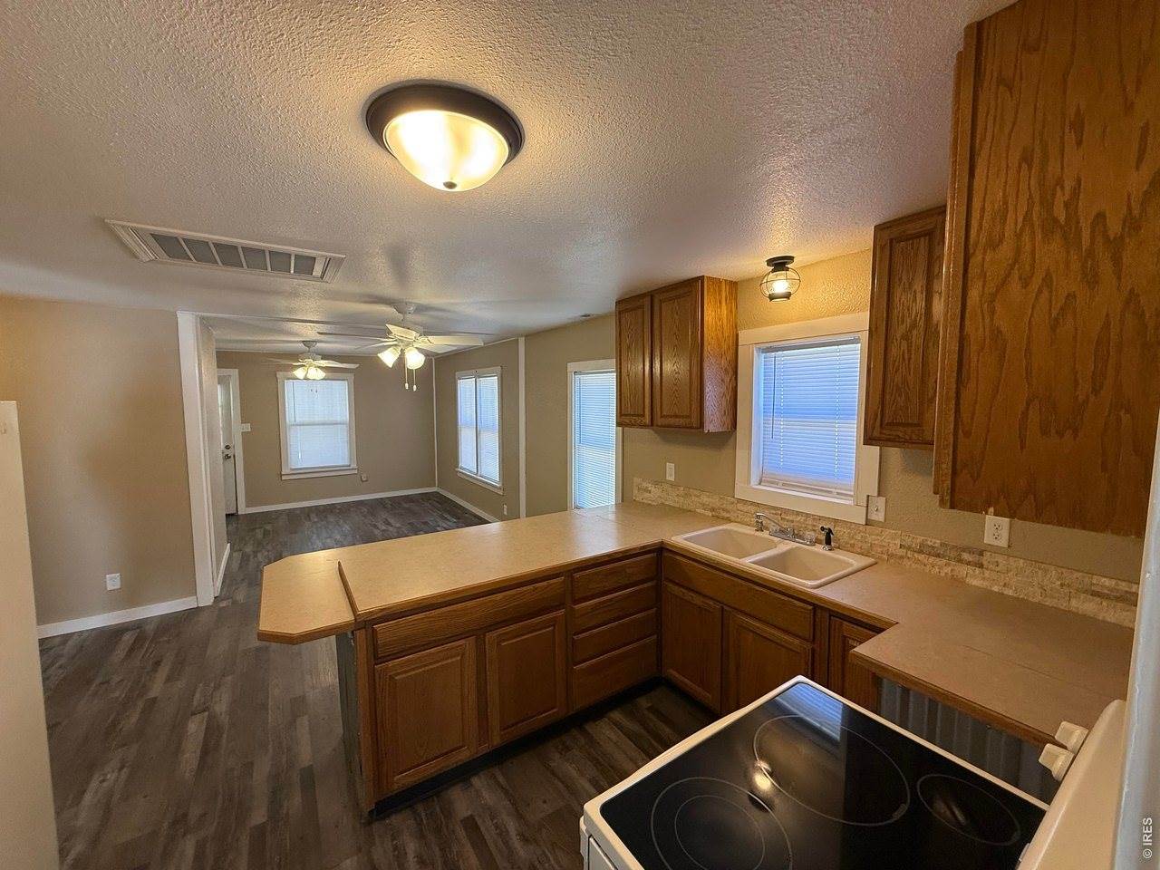 709 South 3rd St, Lamar, CO 81052