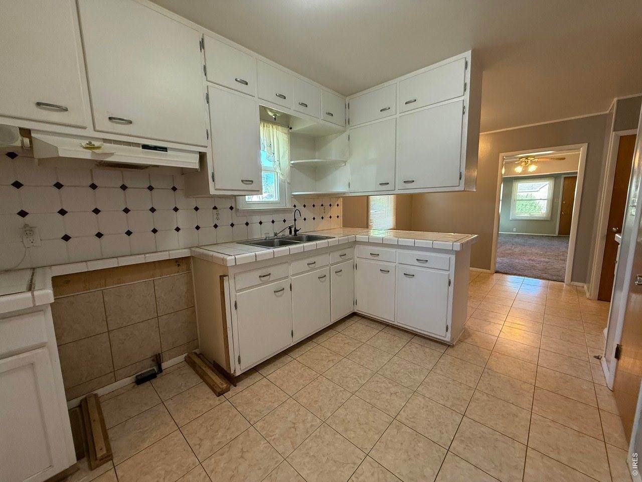 711 South 3rd St, Lamar, CO 81052
