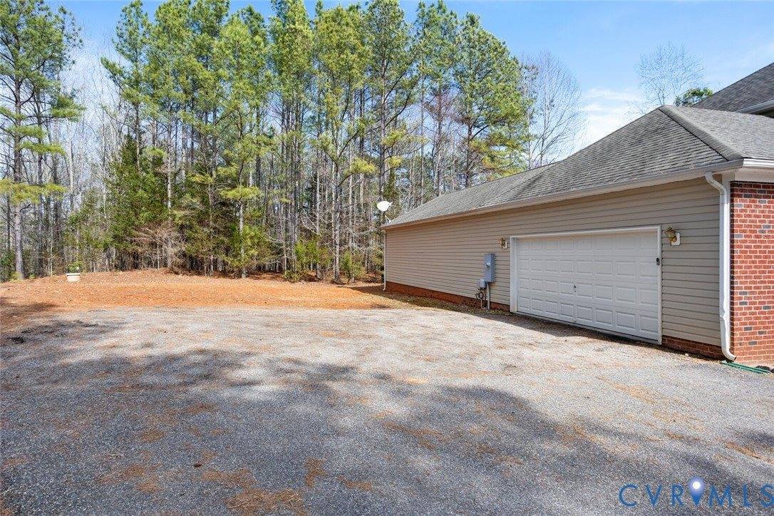 15650 River Road, Chesterfield, VA 23838