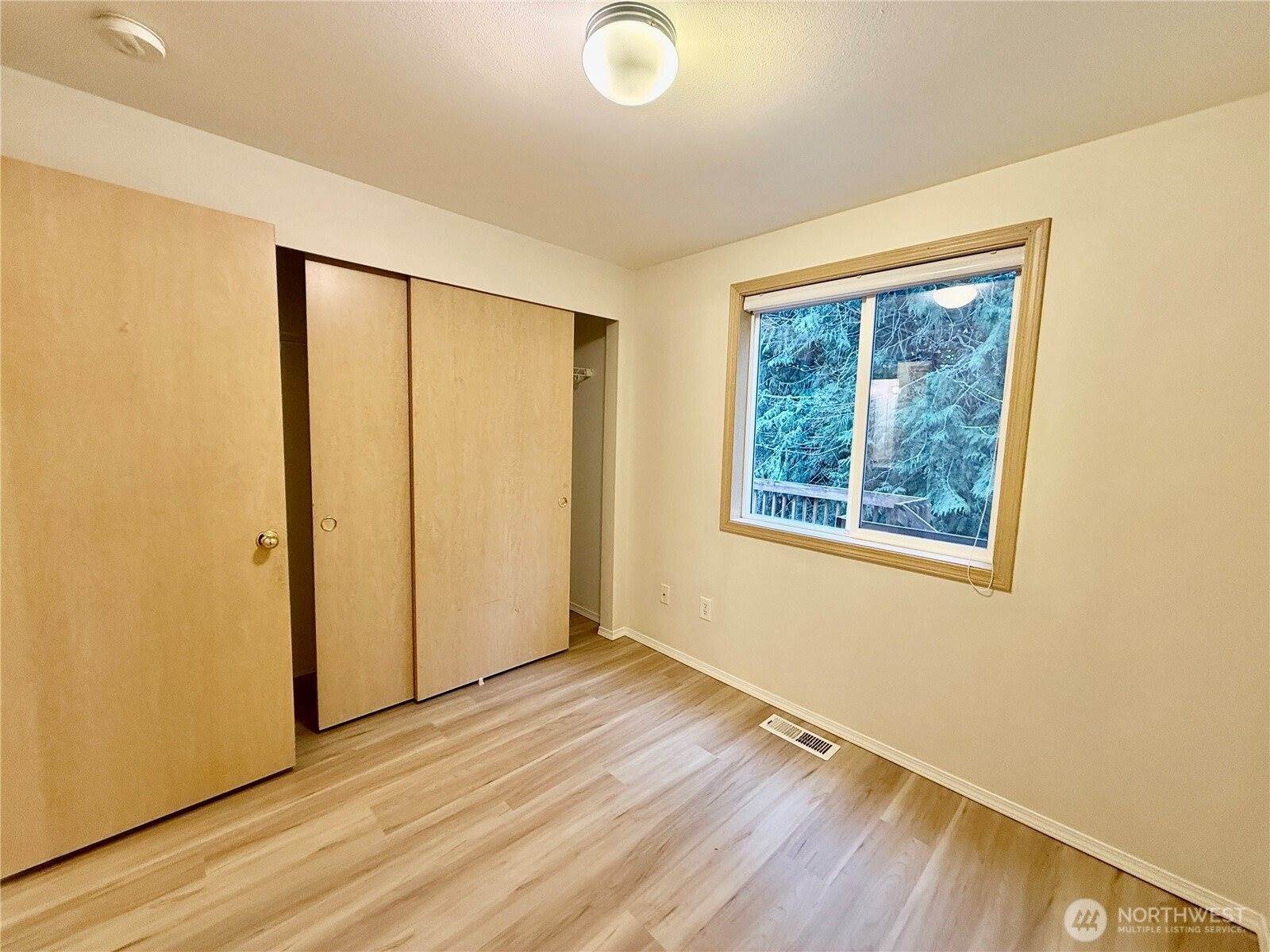 1200 North 12th Place, Mount Vernon, WA 98273