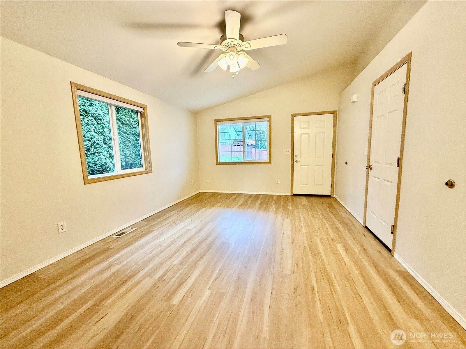 1200 North 12th Place, Mount Vernon, WA 98273
