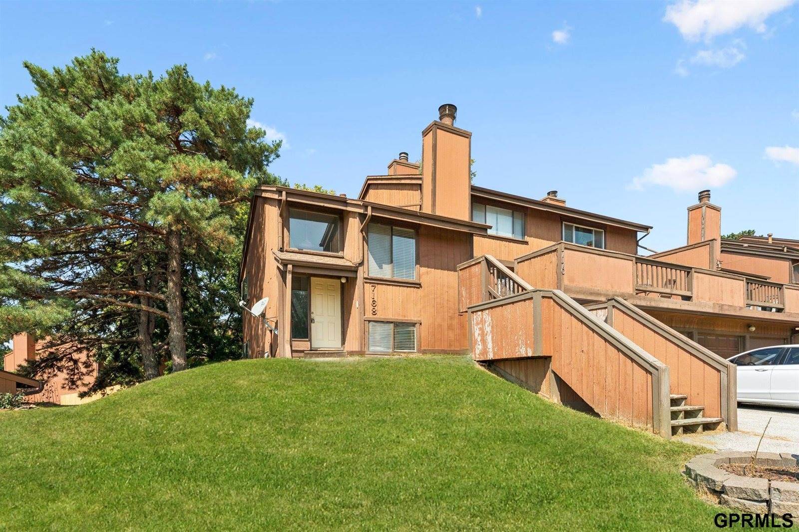 7168 North 78 Court, Omaha, NE 68122