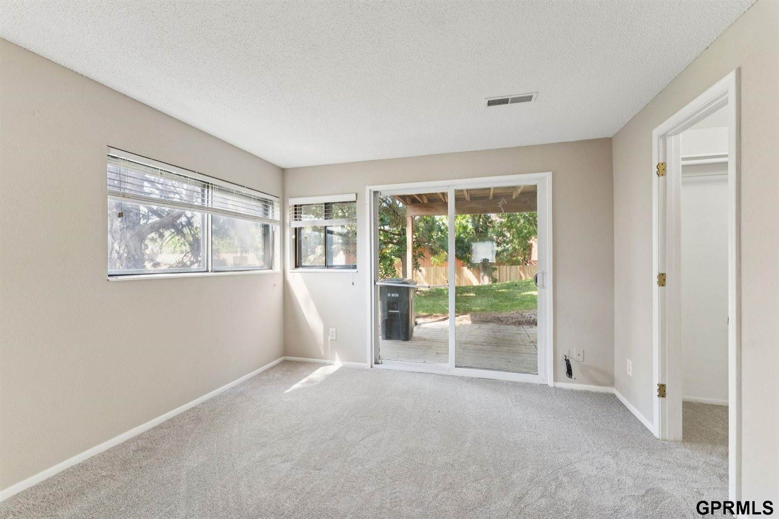 7168 North 78 Court, Omaha, NE 68122