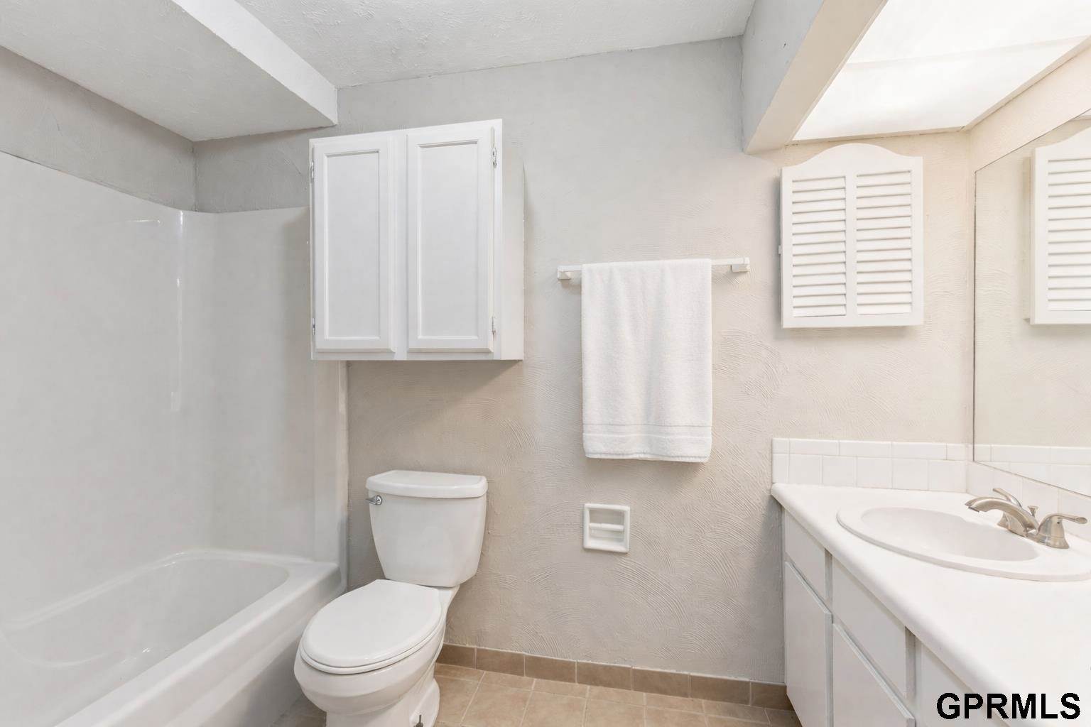 7168 North 78 Court, Omaha, NE 68122