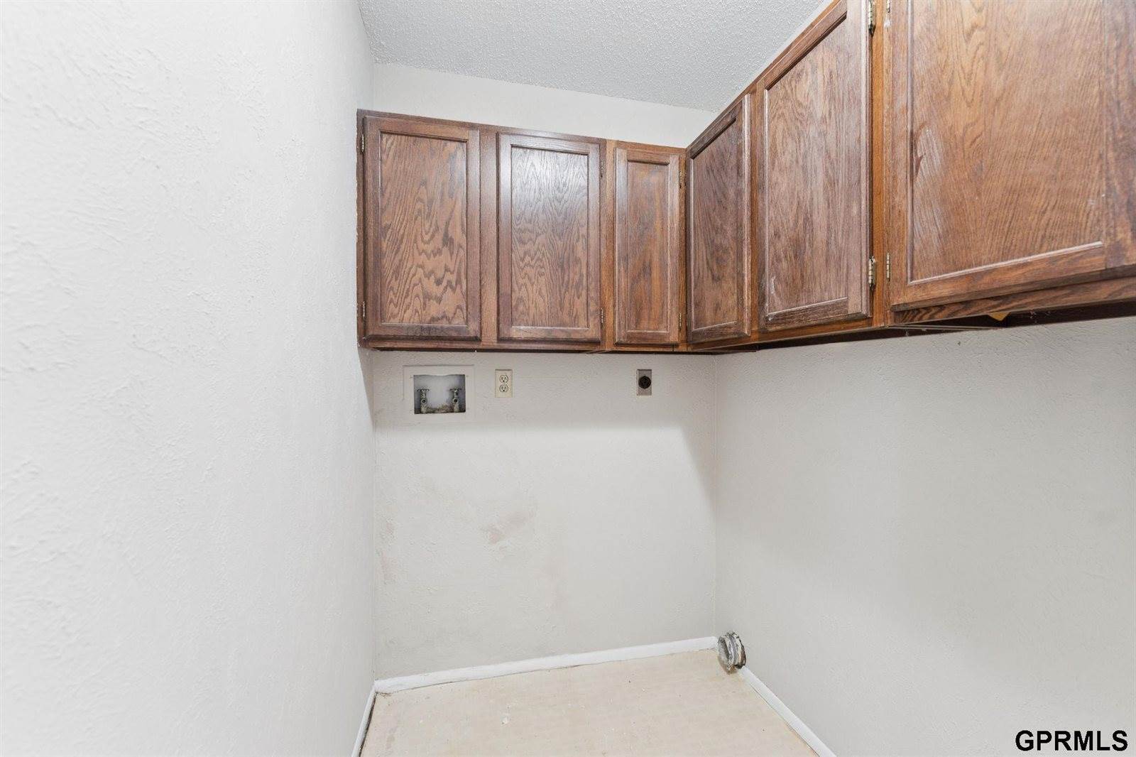 7168 North 78 Court, Omaha, NE 68122