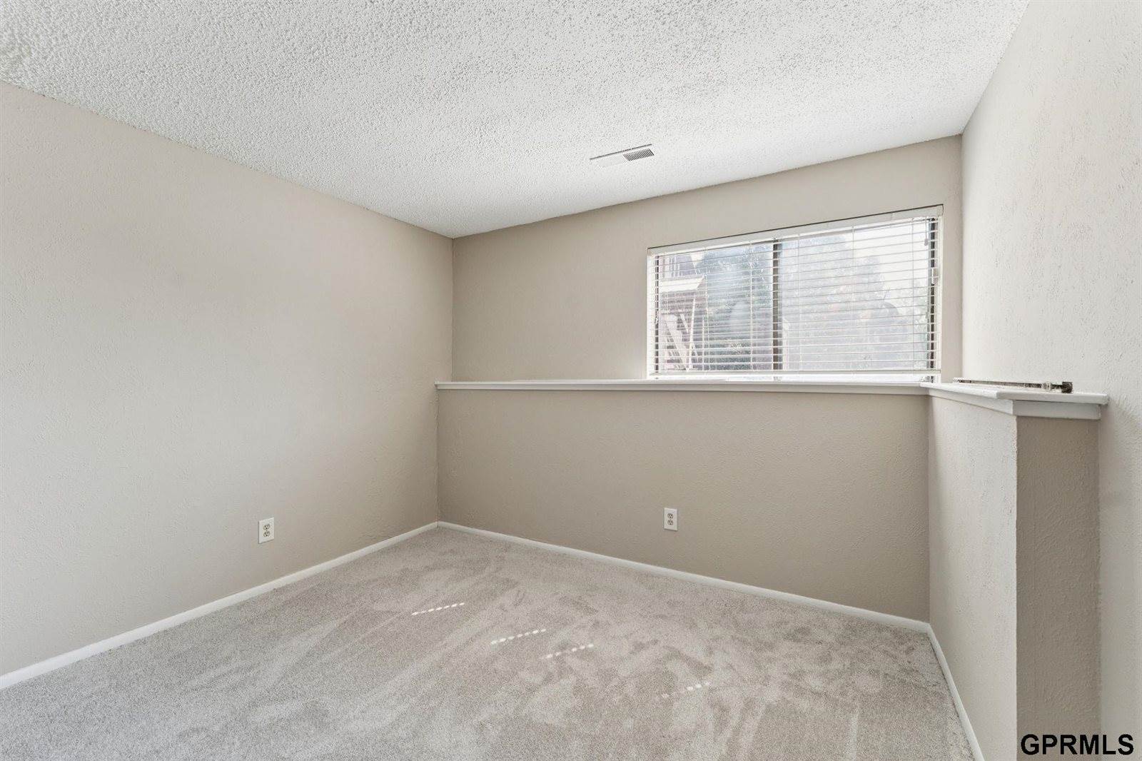 7168 North 78 Court, Omaha, NE 68122