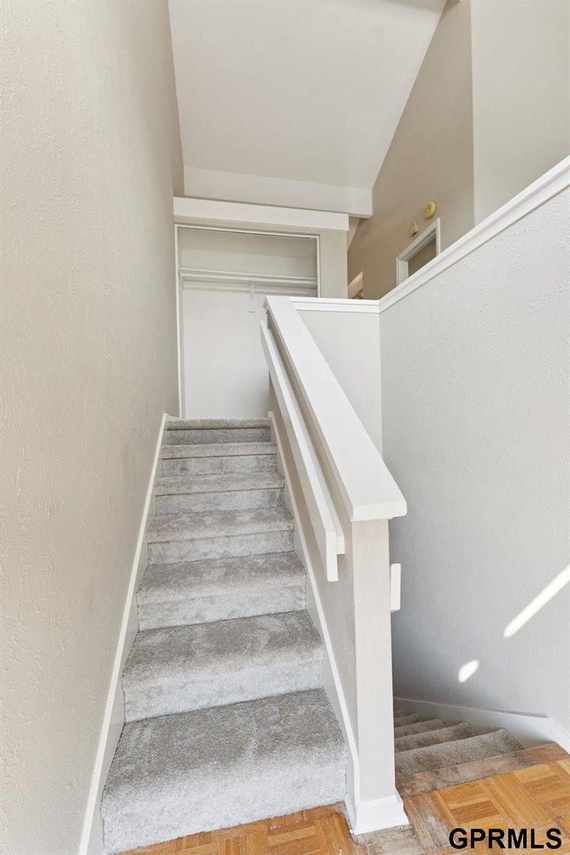 7168 North 78 Court, Omaha, NE 68122