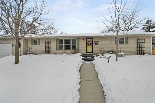 1217 Charles St, De Pere, WI 54115