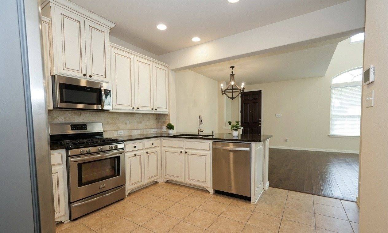 3911 Cascade Sky Drive, Arlington, TX 76005
