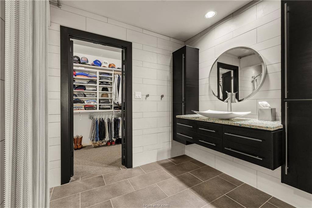 24 Forest Drive, College Station, TX 77840
