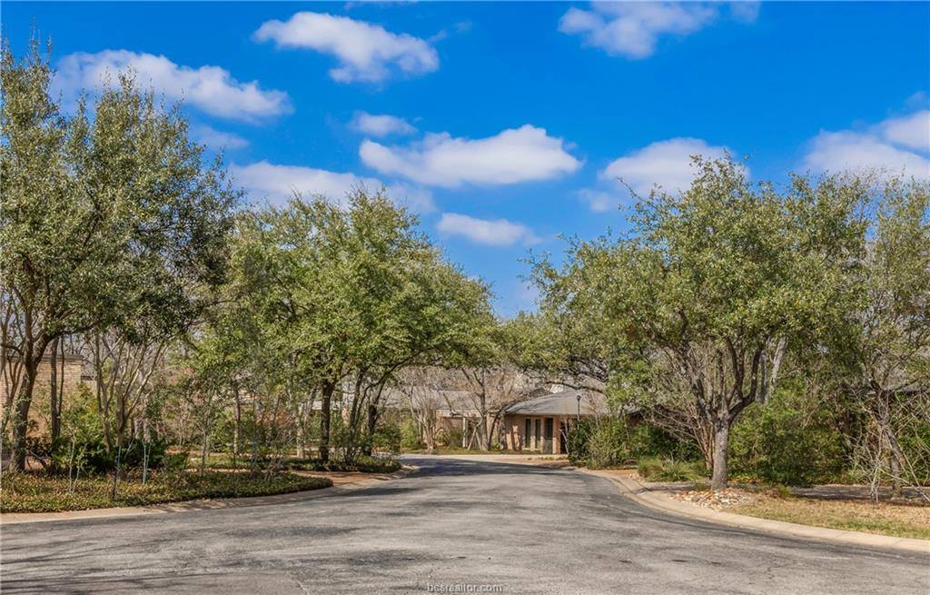 24 Forest Drive, College Station, TX 77840