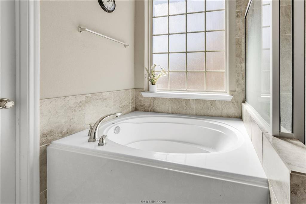 2511 Kimbolton Drive, College Station, TX 77845