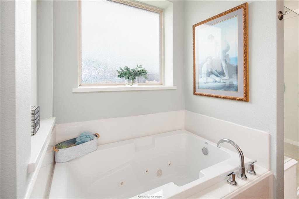 4121 Shallow Creek Loop, College Station, TX 77845