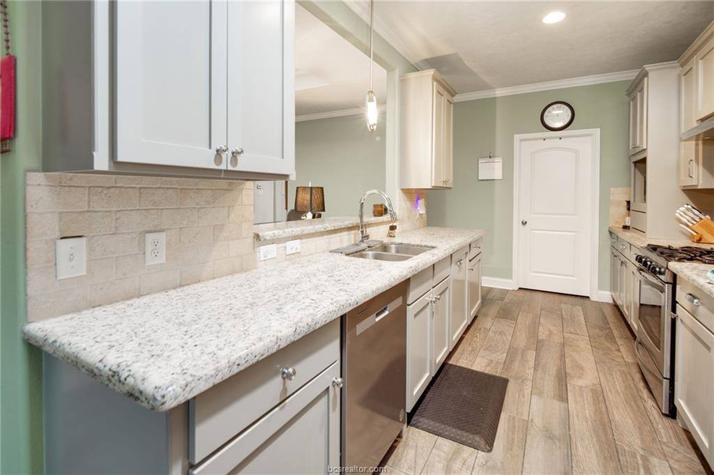 4121 Shallow Creek Loop, College Station, TX 77845