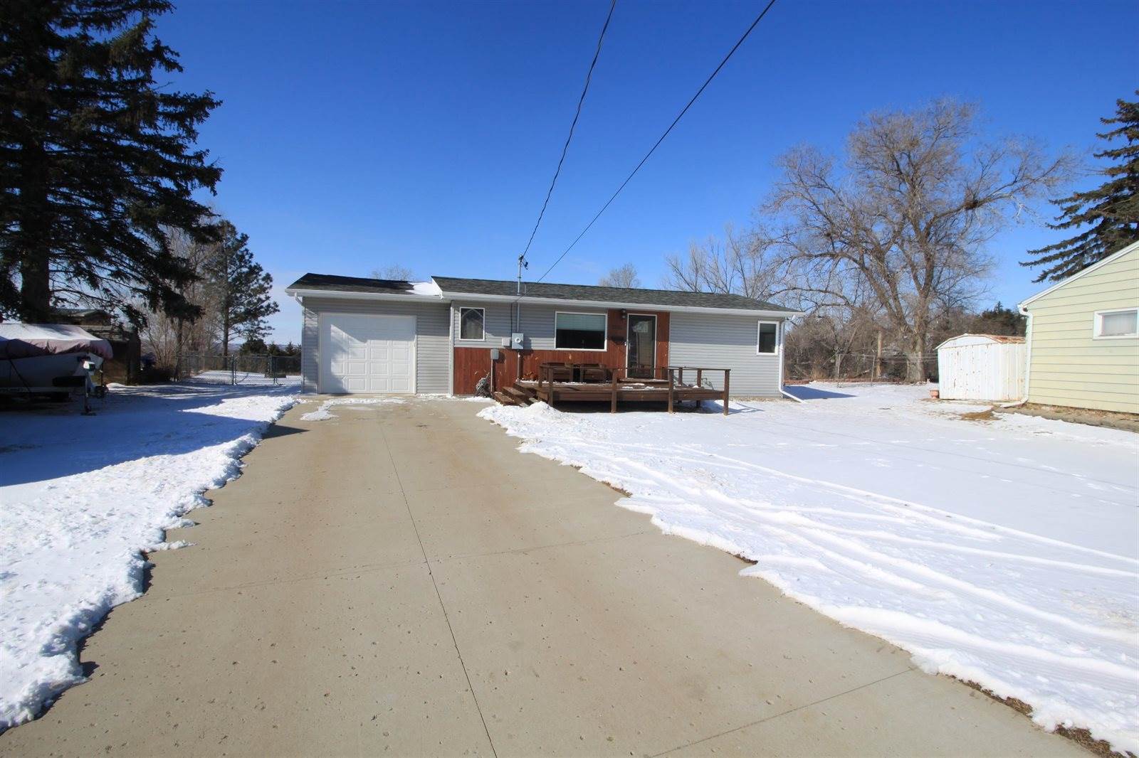 1114 4th St NE, Minot, ND 58703