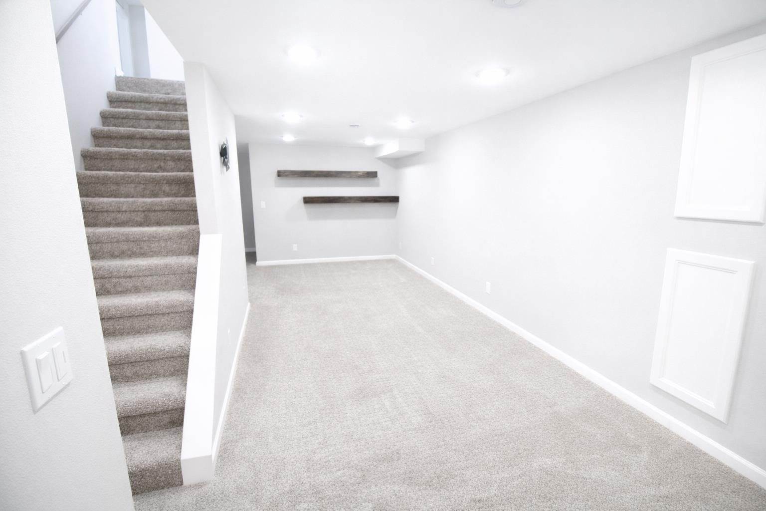 1114 4th St NE, Minot, ND 58703