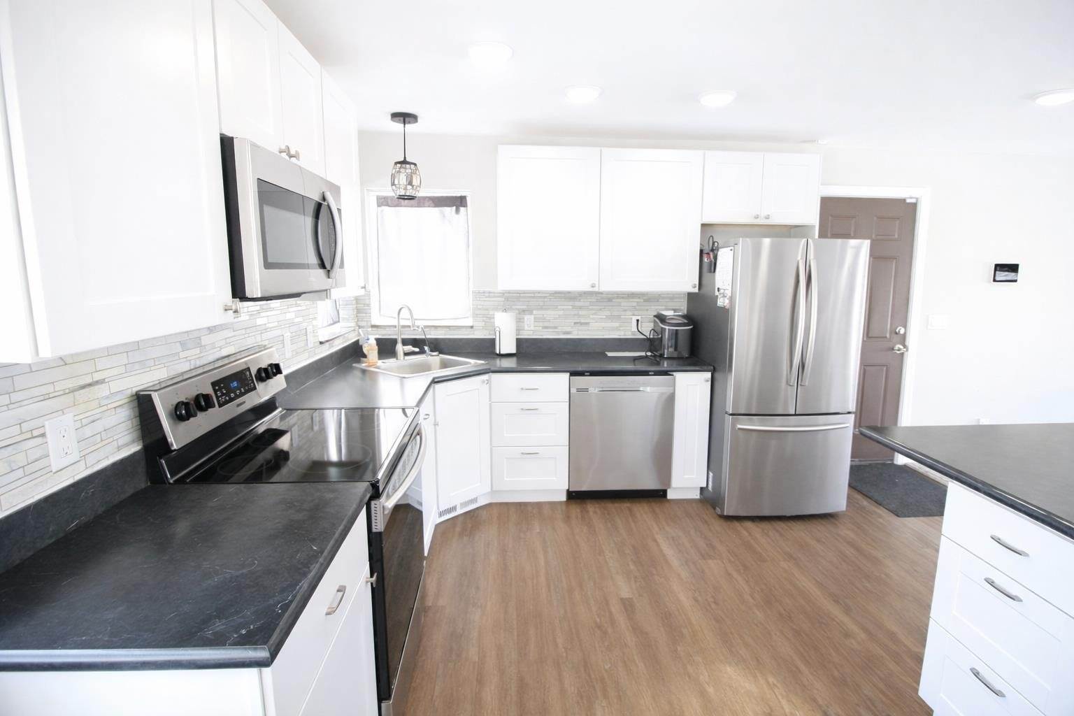 1114 4th St NE, Minot, ND 58703