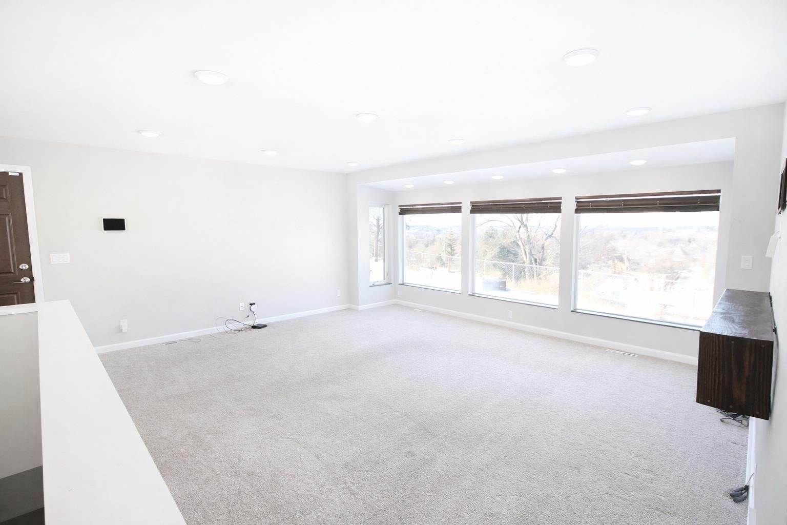 1114 4th St NE, Minot, ND 58703