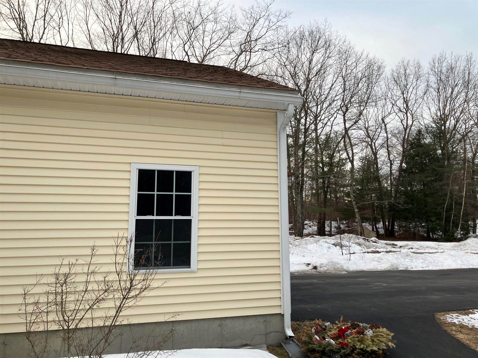 35 Deerfield Drive, Brunswick, ME 04011