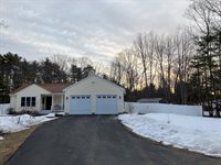 35 Deerfield Drive, Brunswick, ME 04011