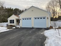 35 Deerfield Drive, Brunswick, ME 04011