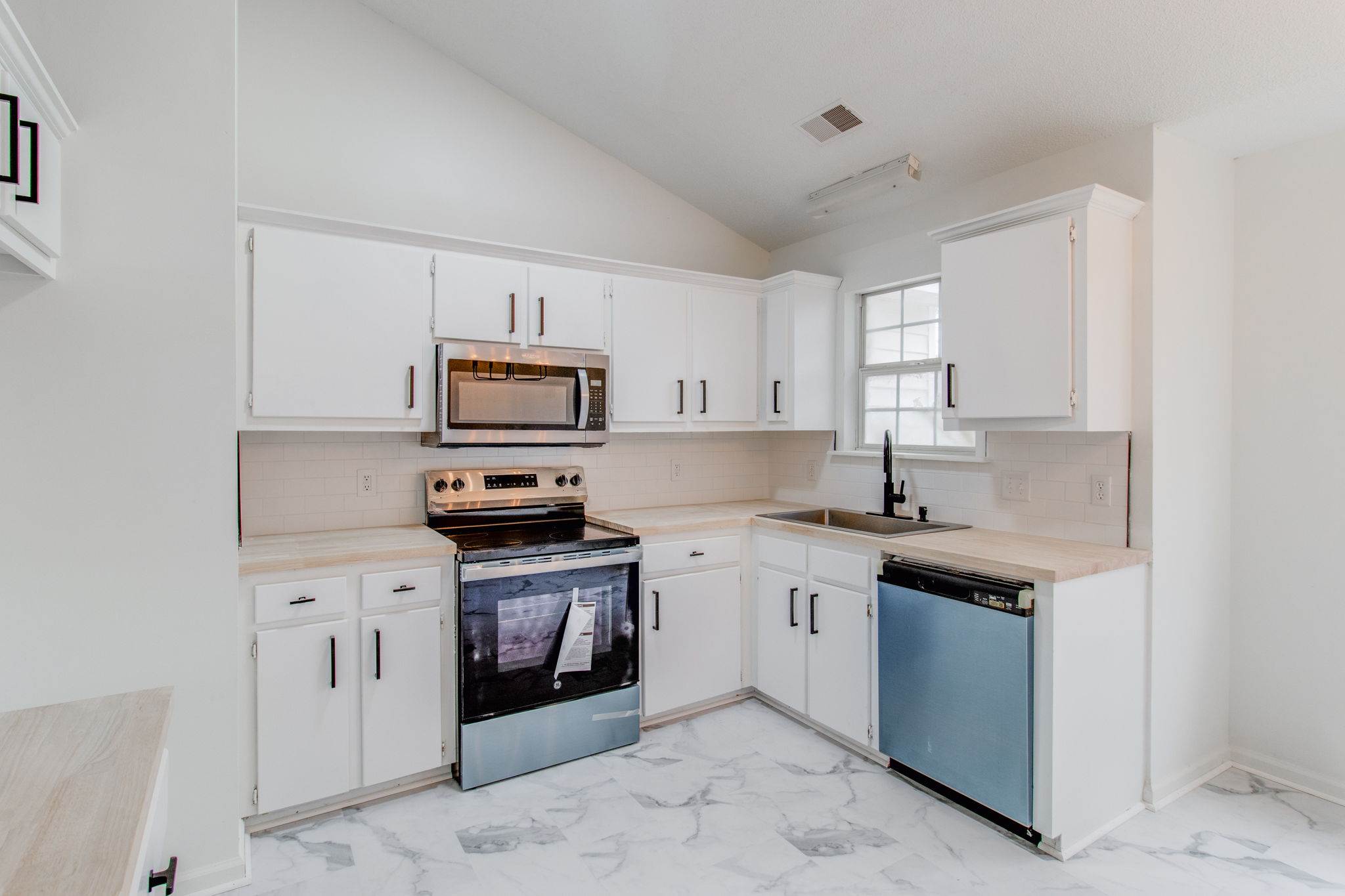 424 Rockhaven Drive, Columbia, SC 29223