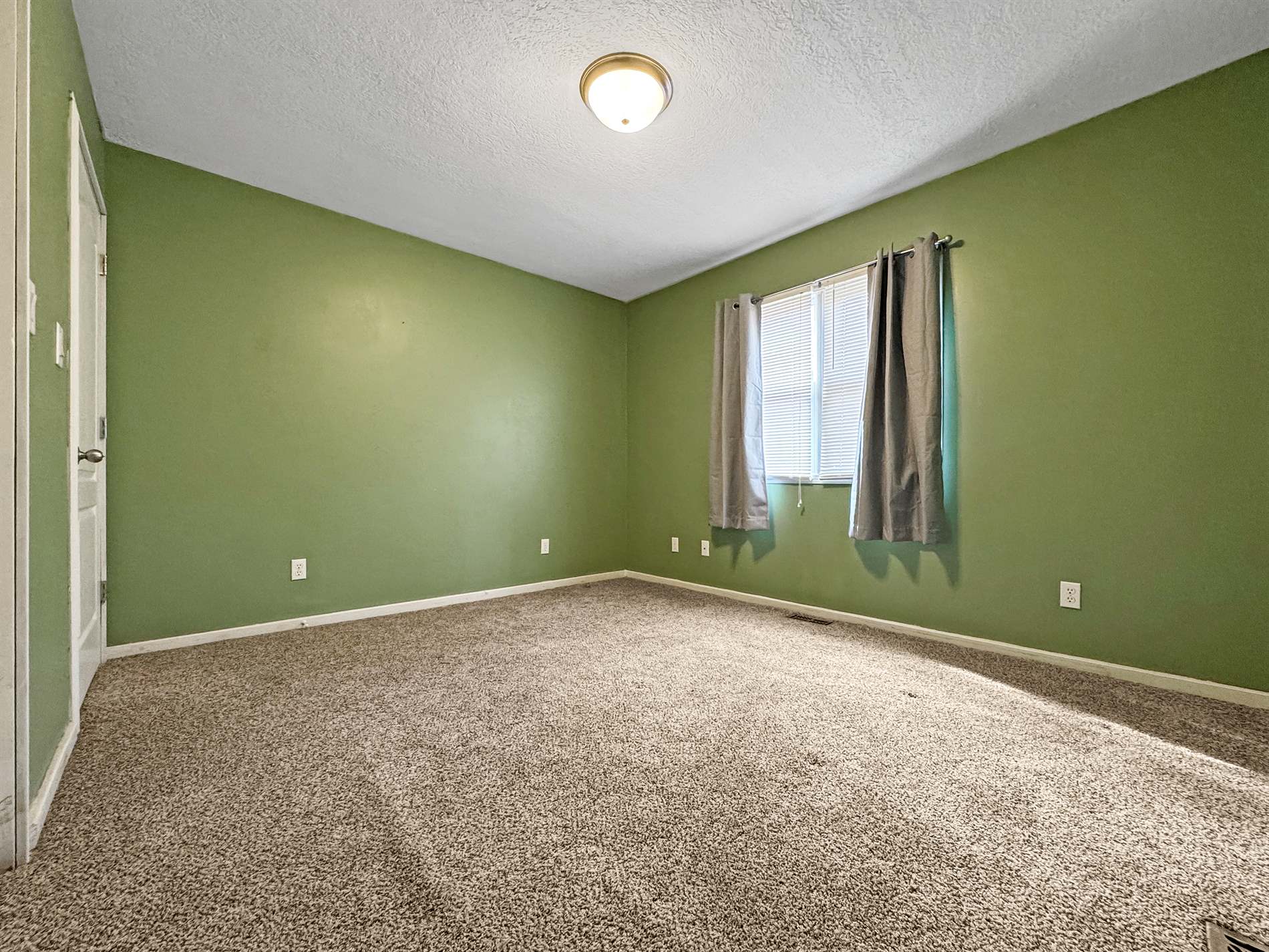 411 Edgemoor, Terre Haute, IN 47802