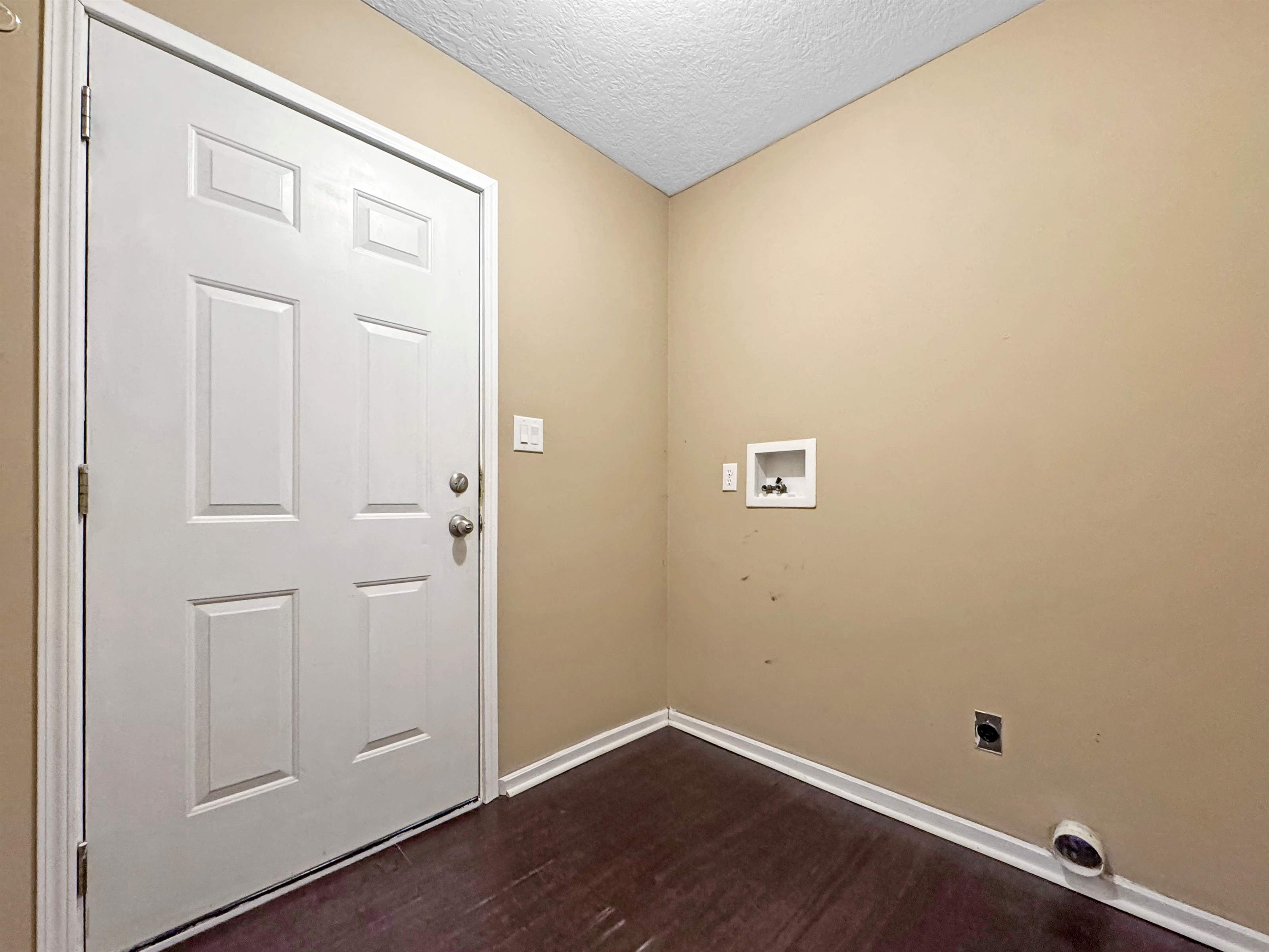 411 Edgemoor, Terre Haute, IN 47802