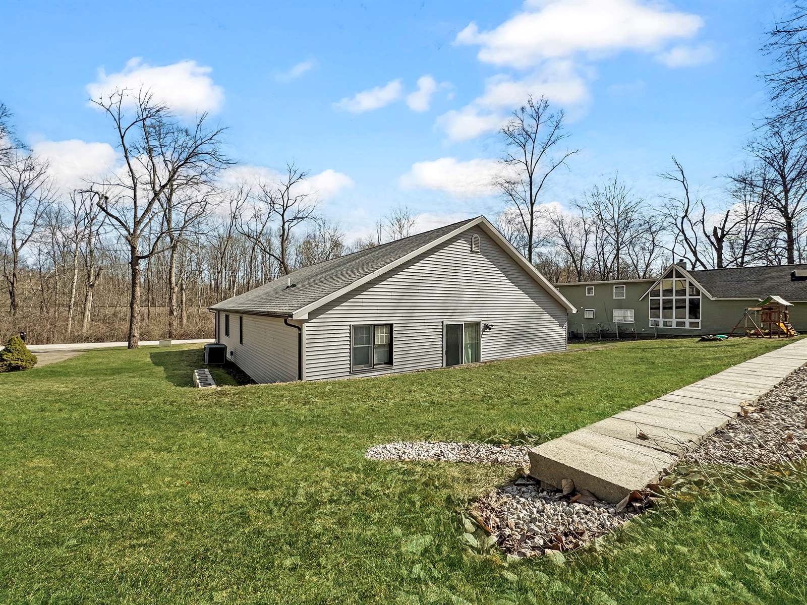 411 Edgemoor, Terre Haute, IN 47802