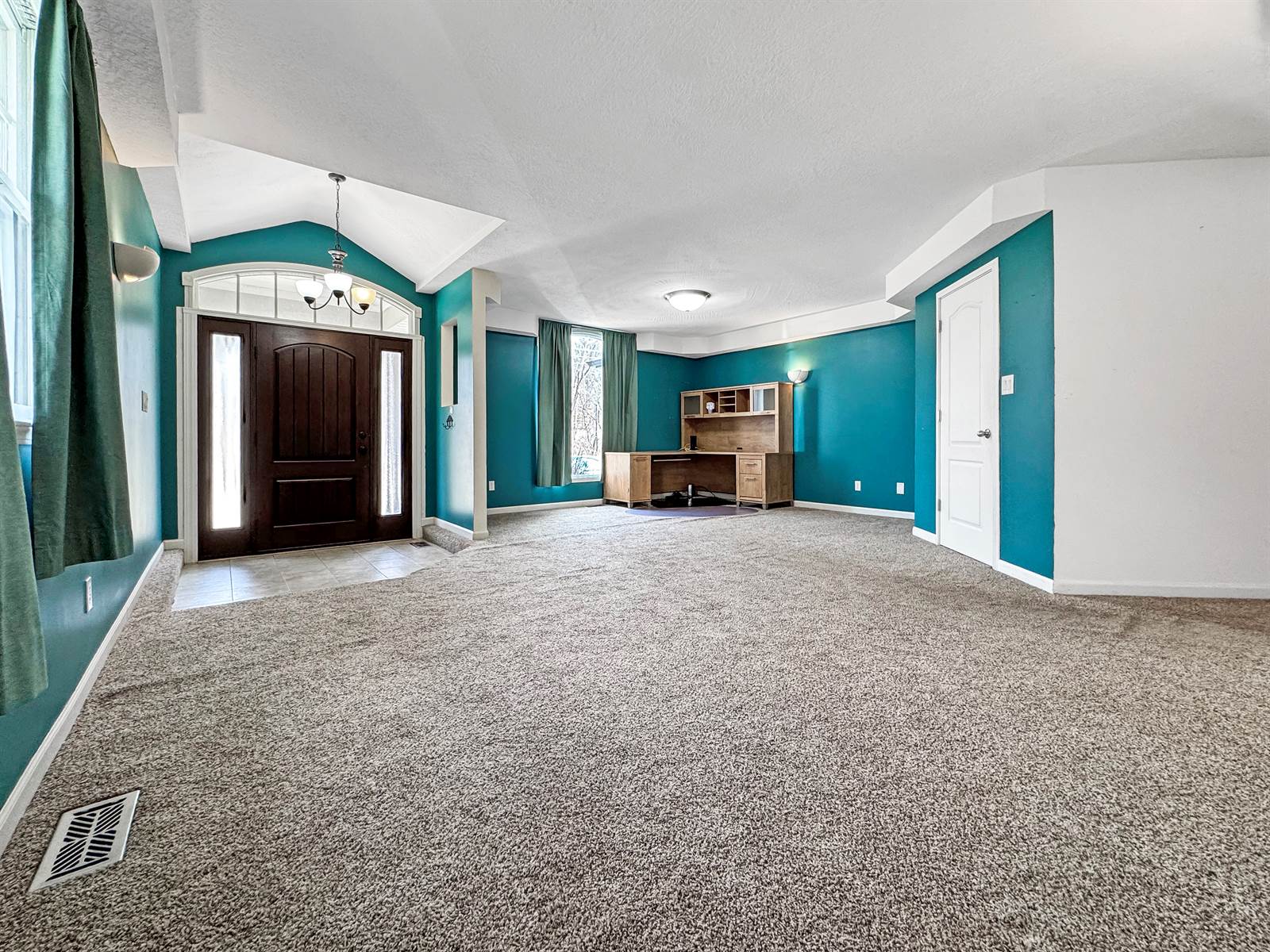 411 Edgemoor, Terre Haute, IN 47802