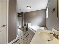 411 Edgemoor, Terre Haute, IN 47802