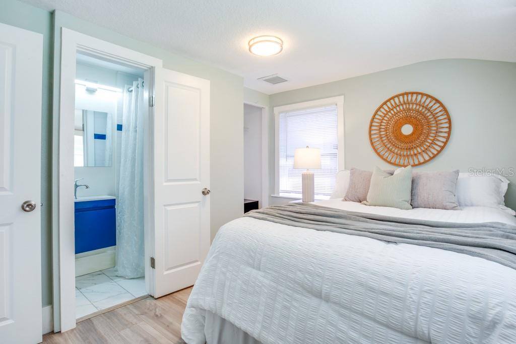 905 Plaza Street, Clearwater, FL 33755