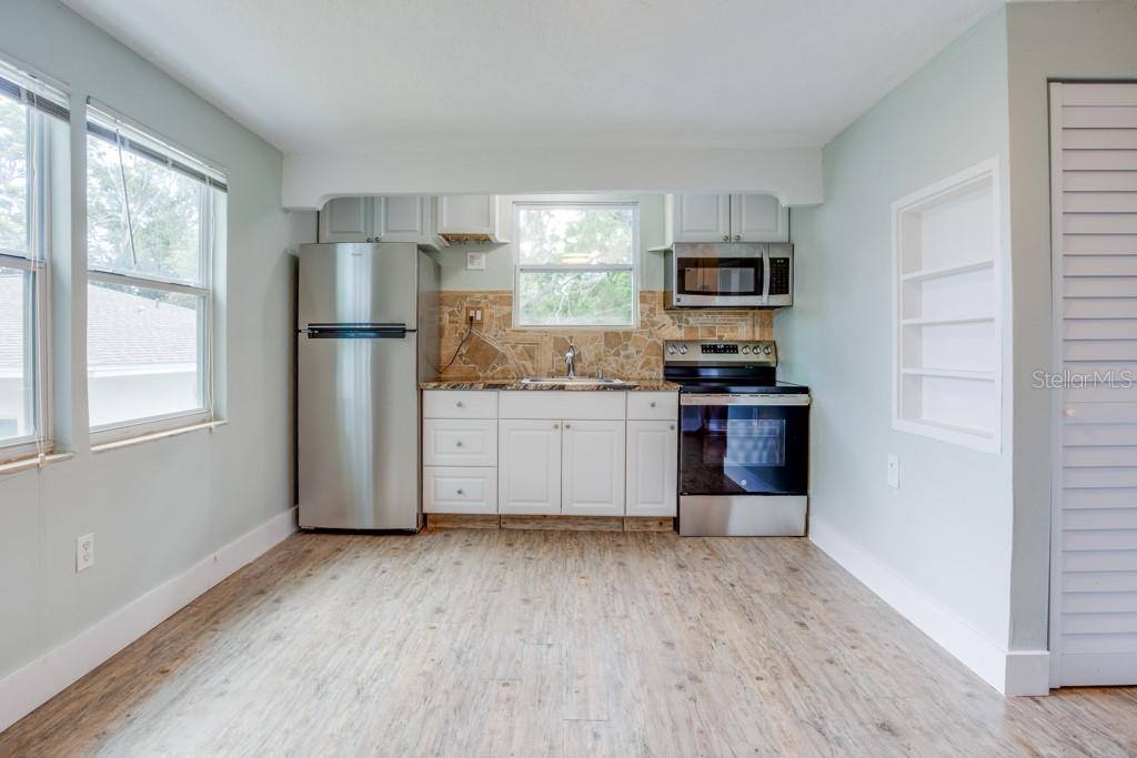 905 Plaza Street, Clearwater, FL 33755