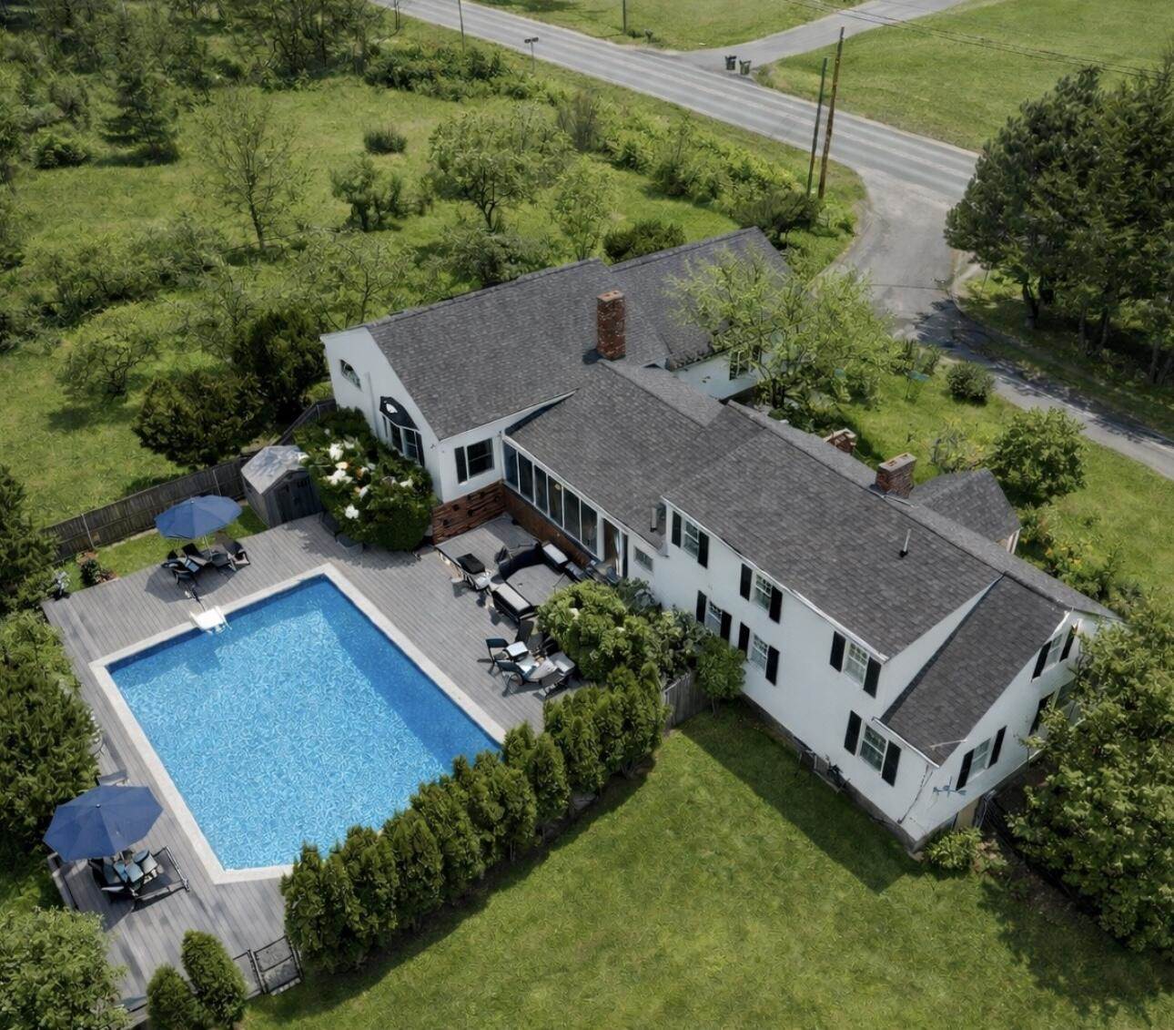 2897 Route 2, Hermon, ME 04401