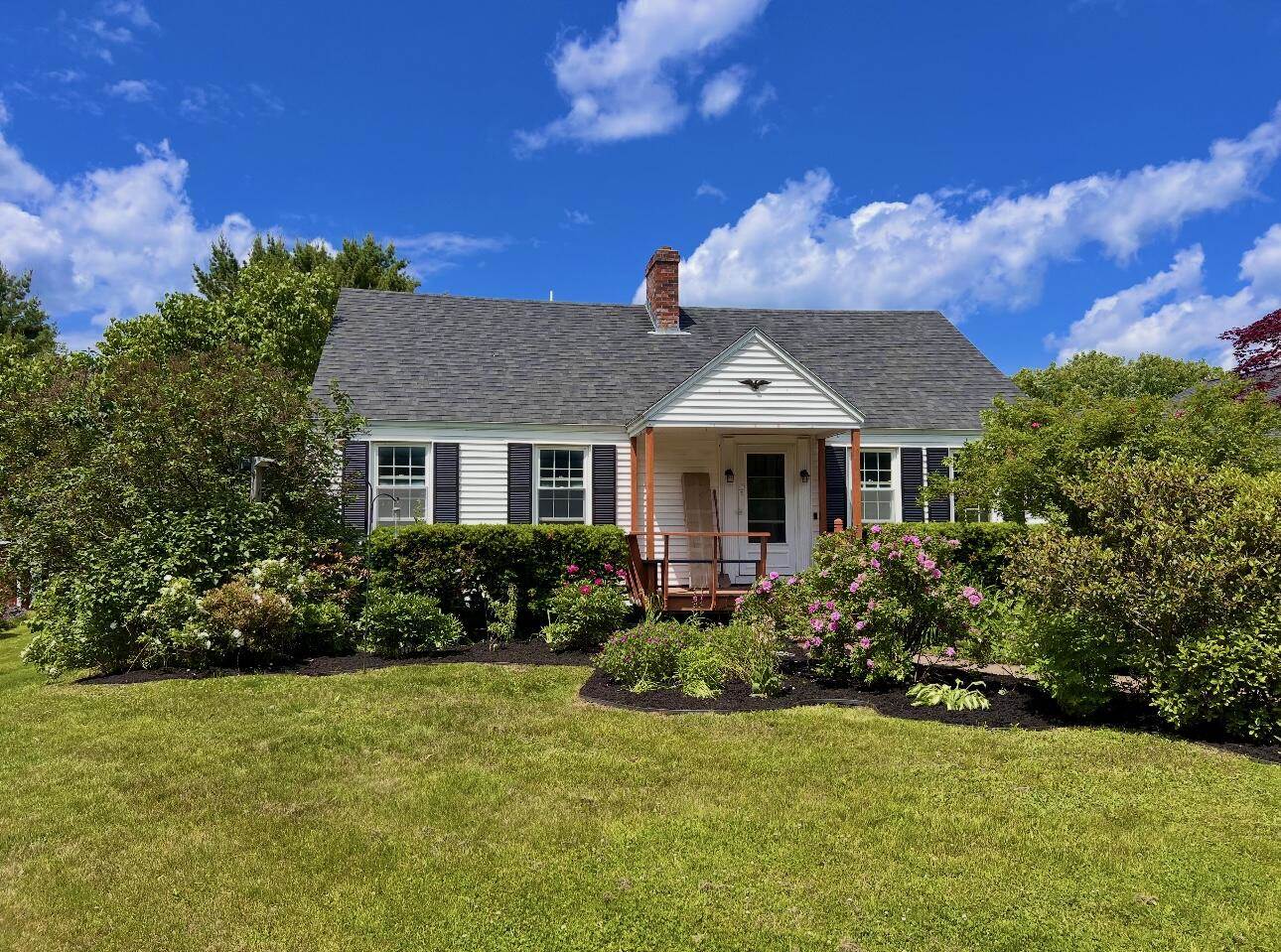 2897 Route 2, Hermon, ME 04401