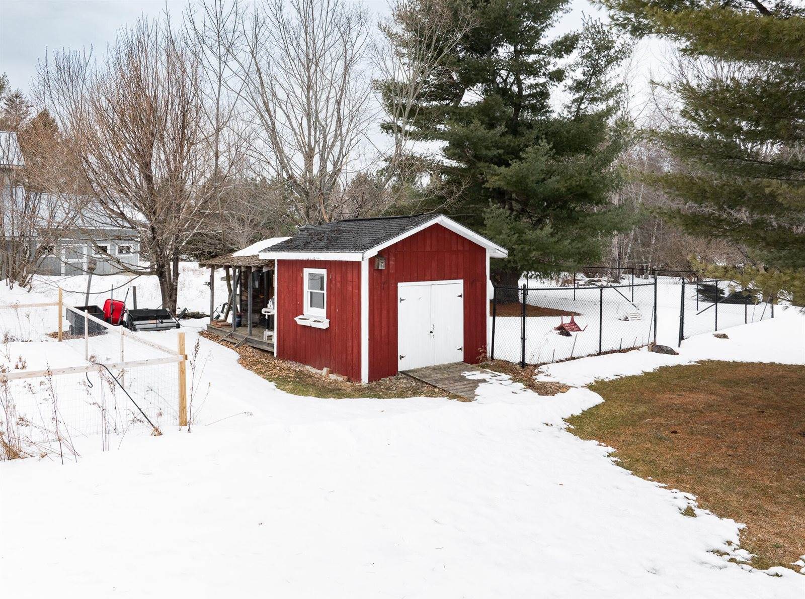 2897 Route 2, Hermon, ME 04401