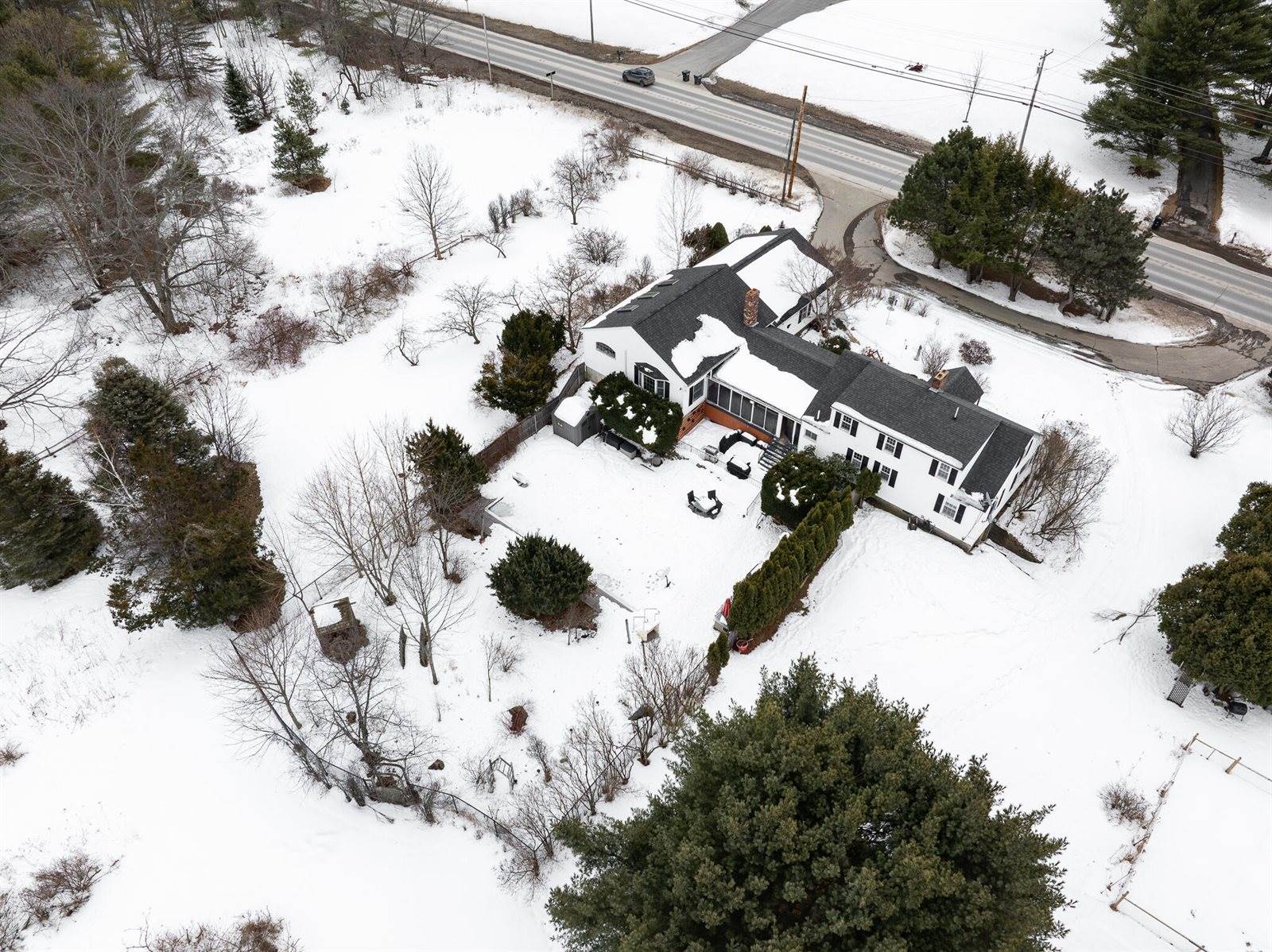 2897 Route 2, Hermon, ME 04401