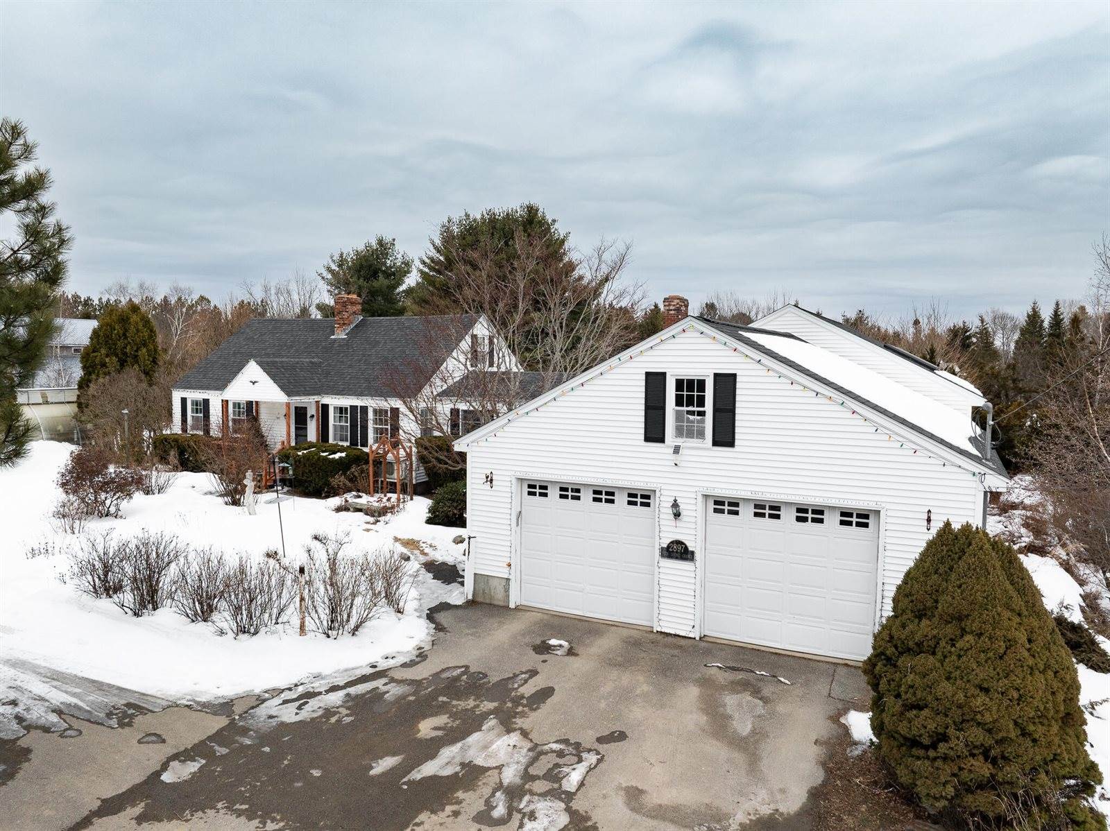 2897 Route 2, Hermon, ME 04401