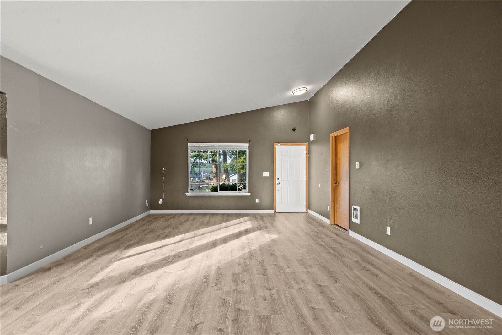 17519 Park Avenue South, Spanaway, WA 98387