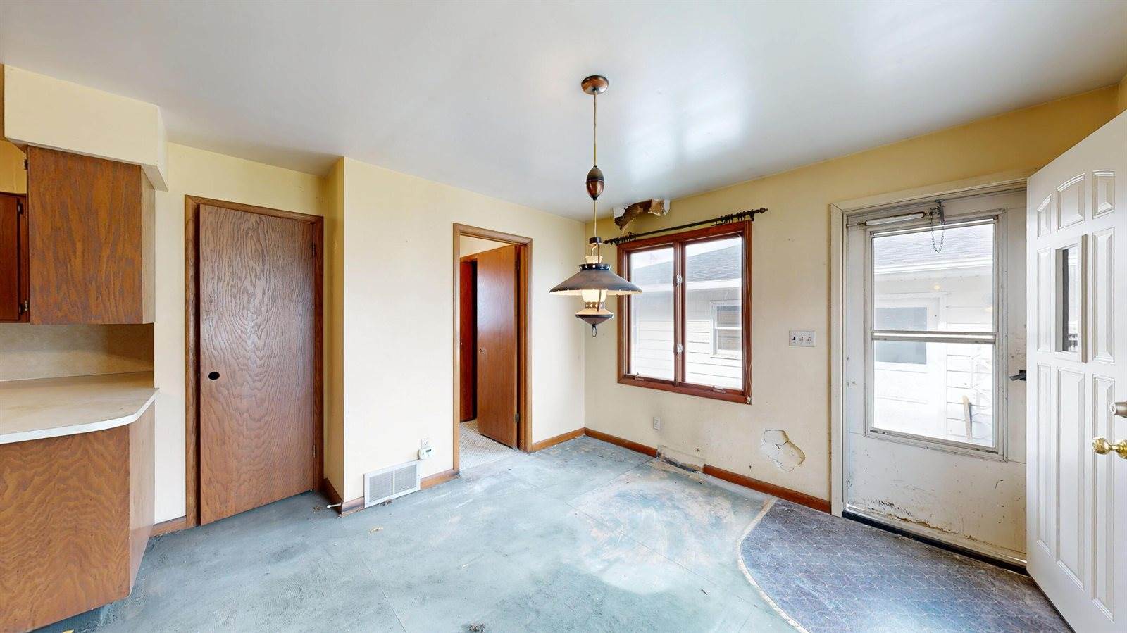 1412 James St, Bangor, WI 54614