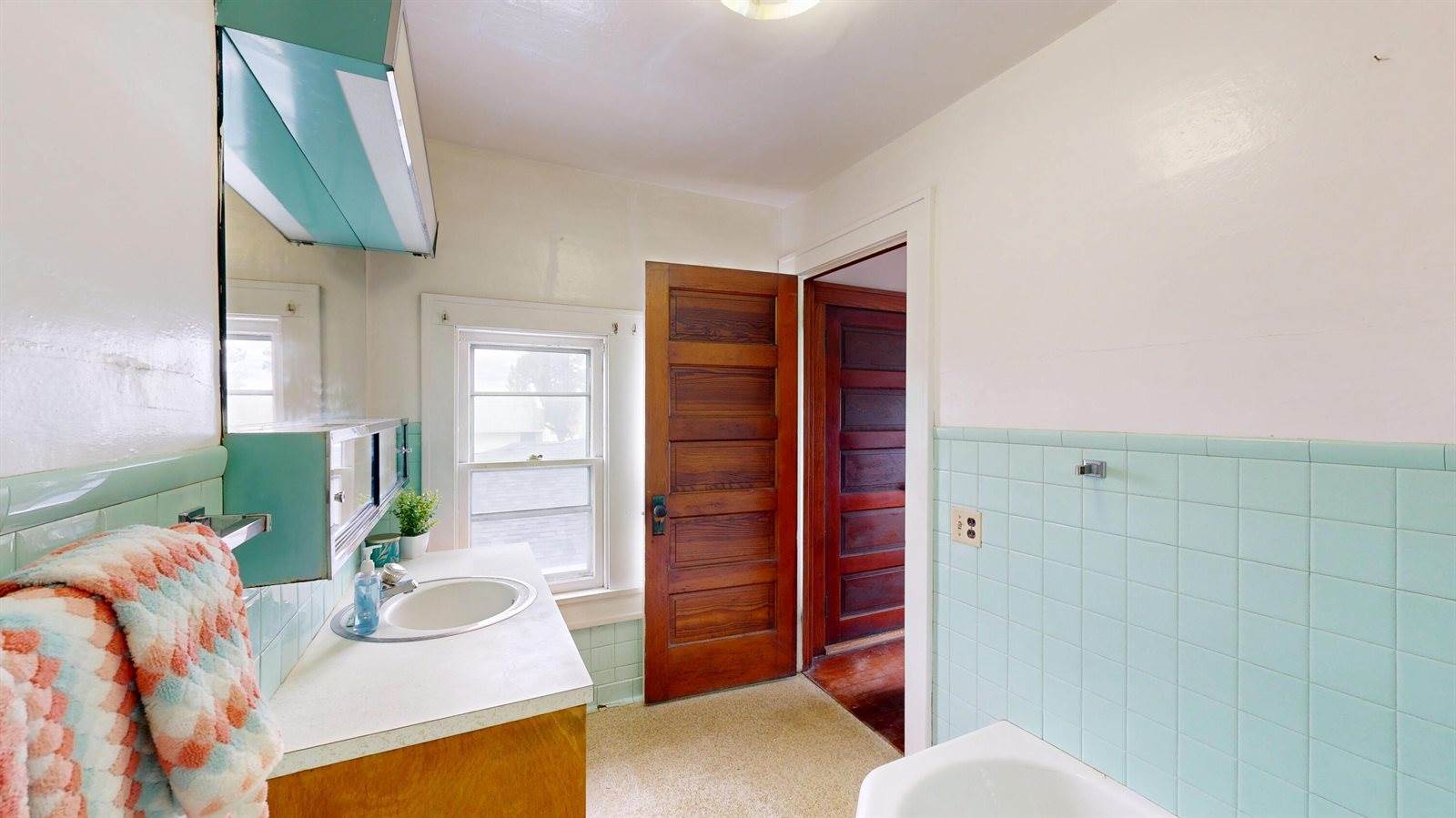 1412 James St, Bangor, WI 54614