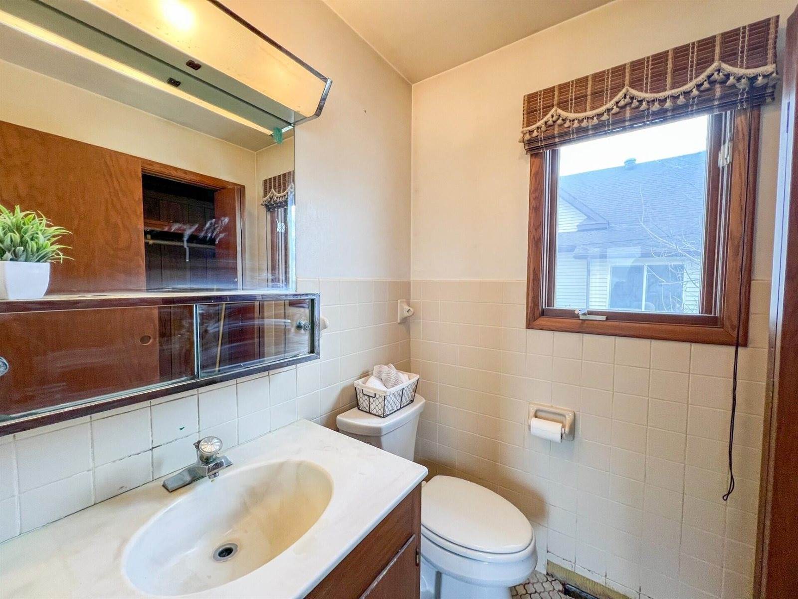 1412 James St, Bangor, WI 54614