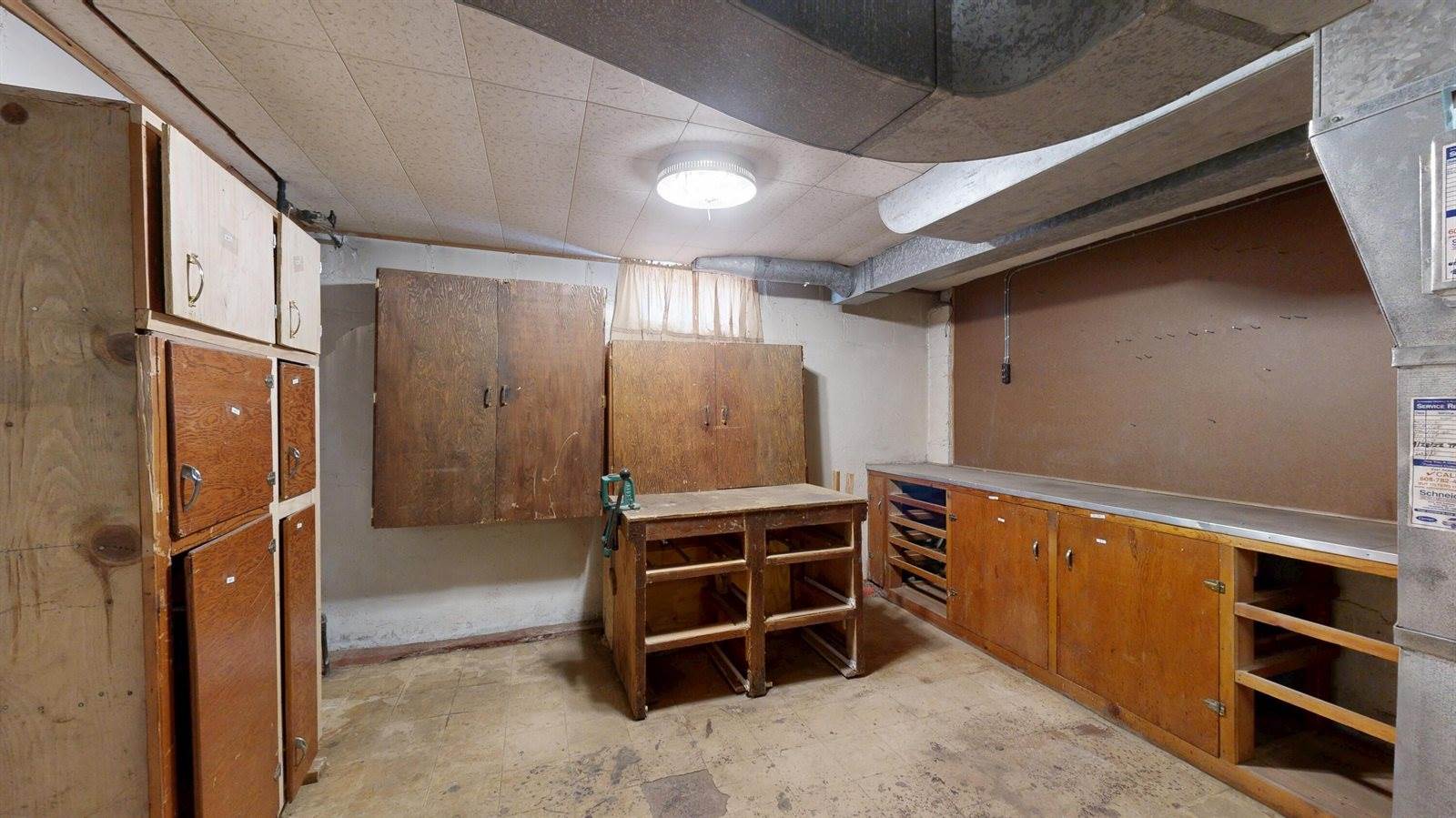 1412 James St, Bangor, WI 54614