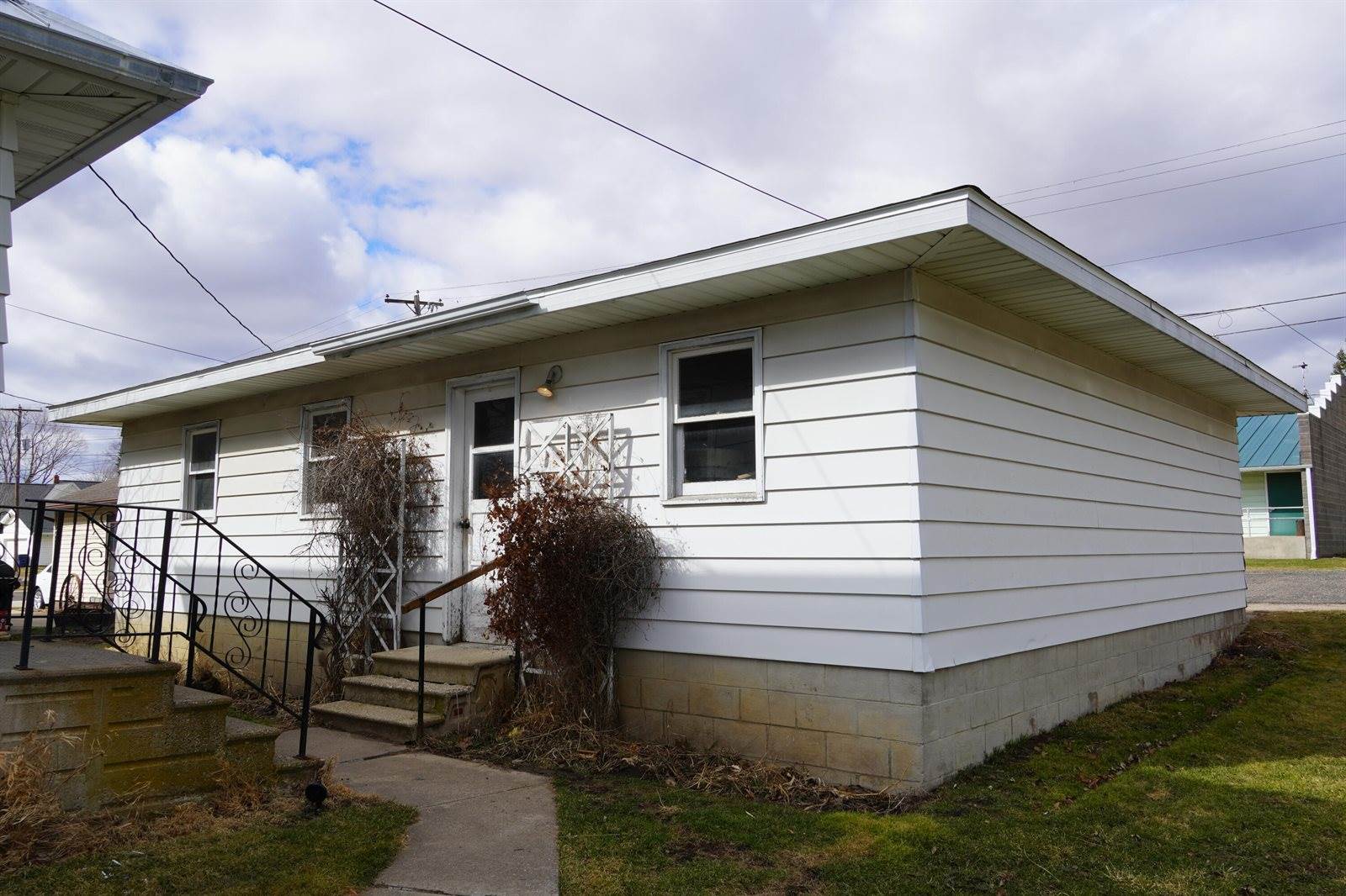 1412 James St, Bangor, WI 54614