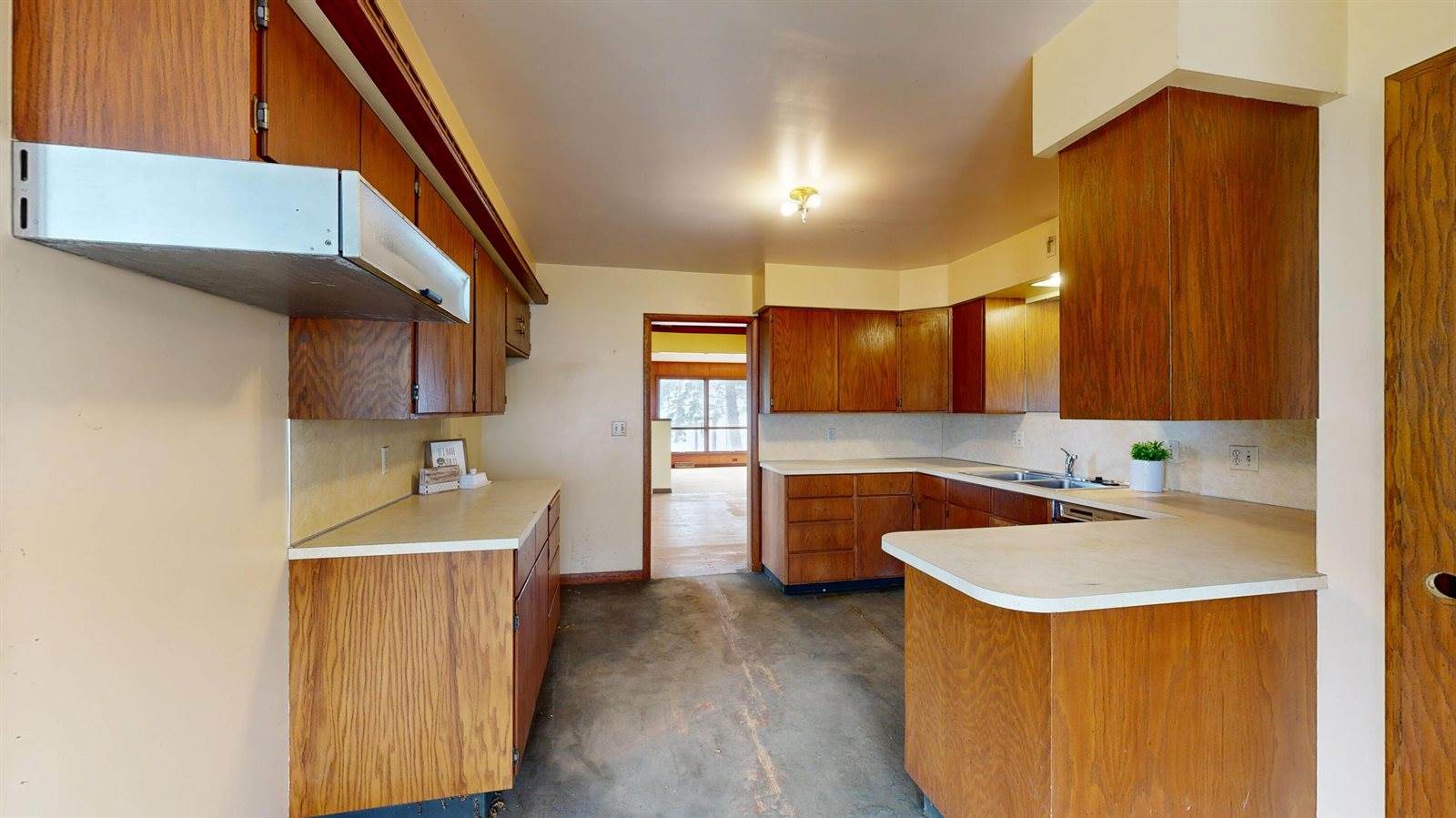 1412 James St, Bangor, WI 54614