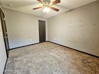 1707 North Elm Street, Pittsburg, KS 66762